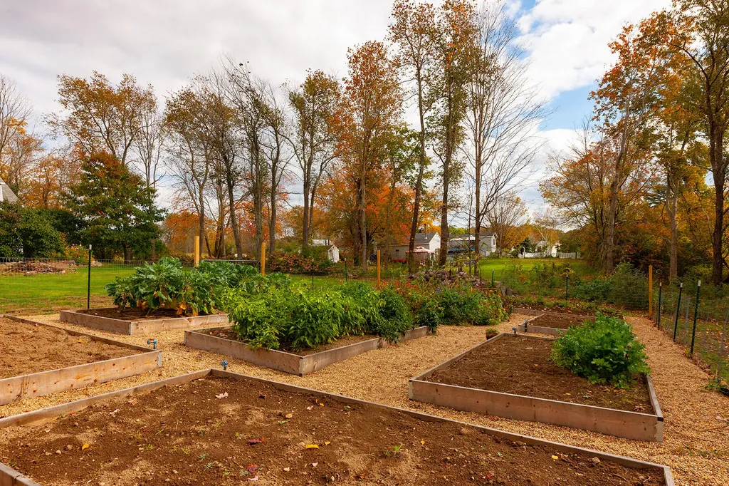 247 Hanscom Road Eliot ME 03903