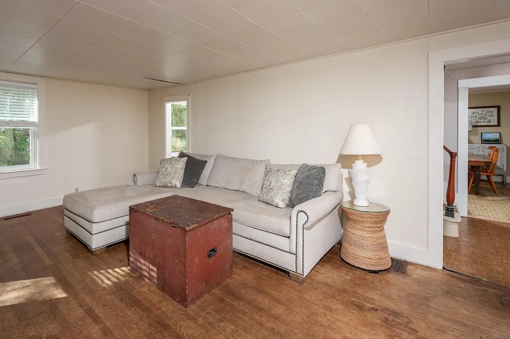 247 Hanscom Road Eliot ME 03903