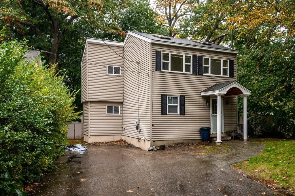 21 Cross Street Kittery ME 03904