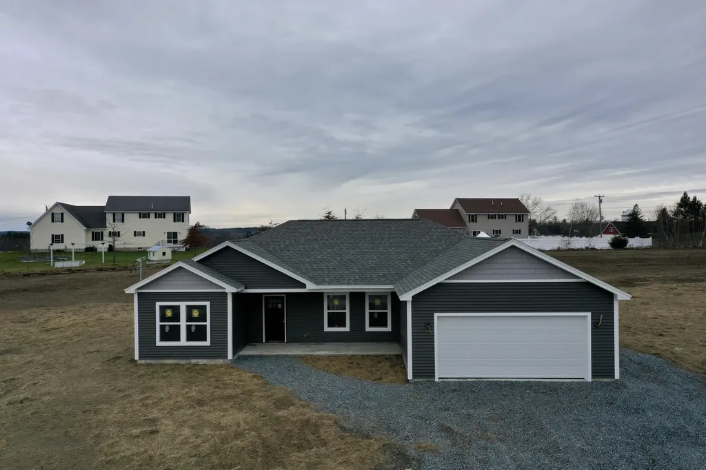 128 Amberside Drive Hermon ME 04401