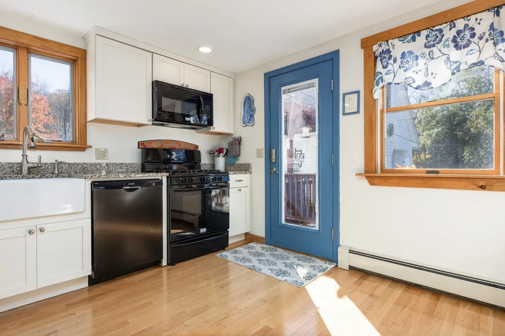 381 Hallowell Road Pownal ME 04069