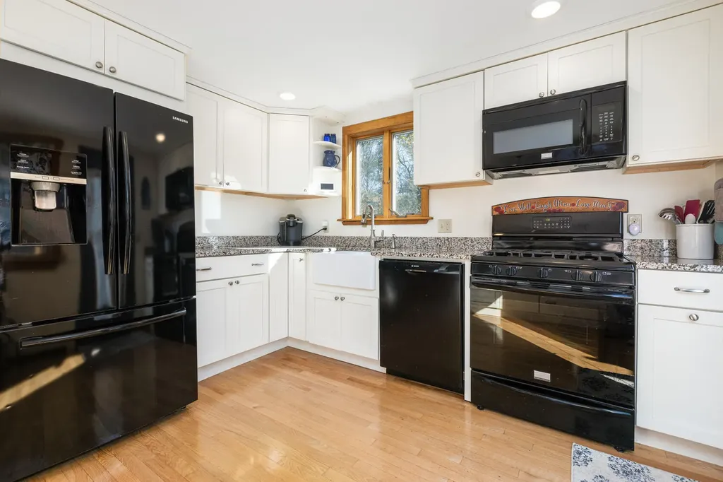 381 Hallowell Road Pownal ME 04069