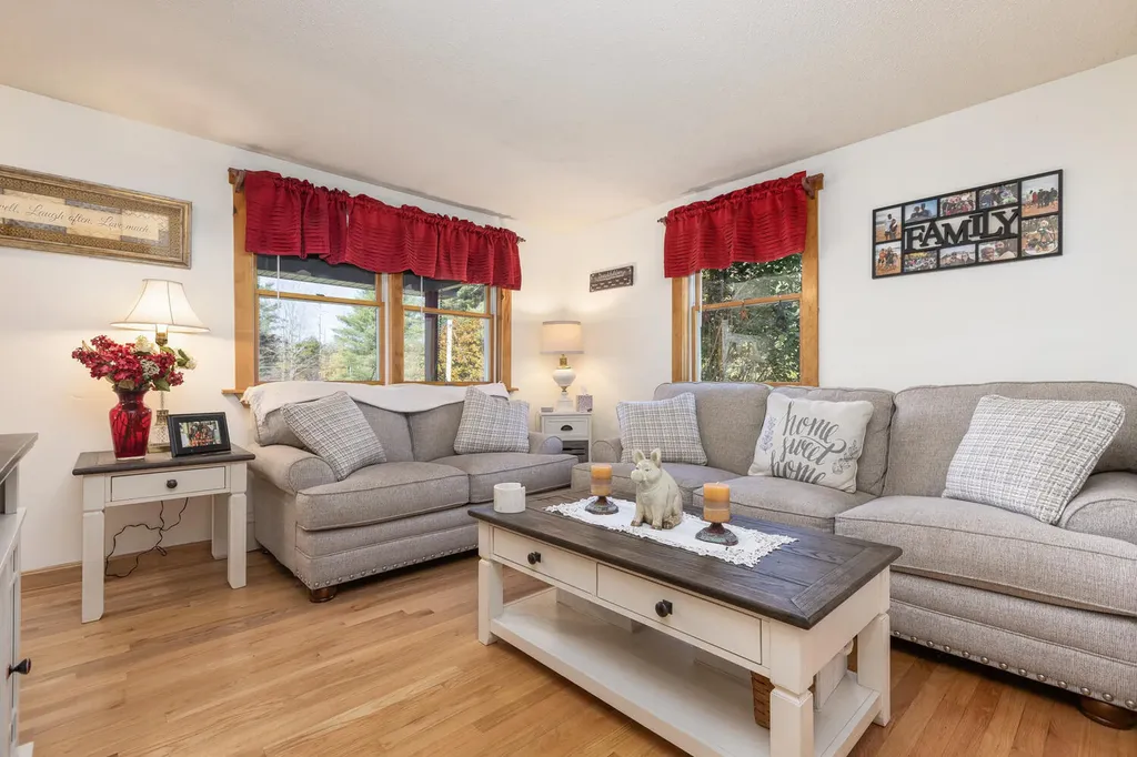 381 Hallowell Road Pownal ME 04069