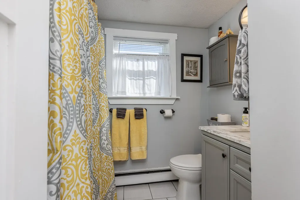 381 Hallowell Road Pownal ME 04069