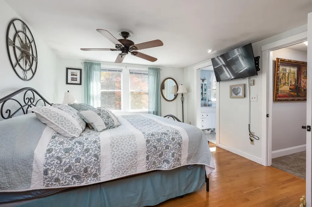 381 Hallowell Road Pownal ME 04069