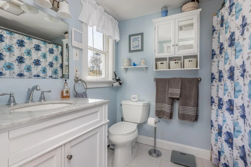 381 Hallowell Road Pownal ME 04069