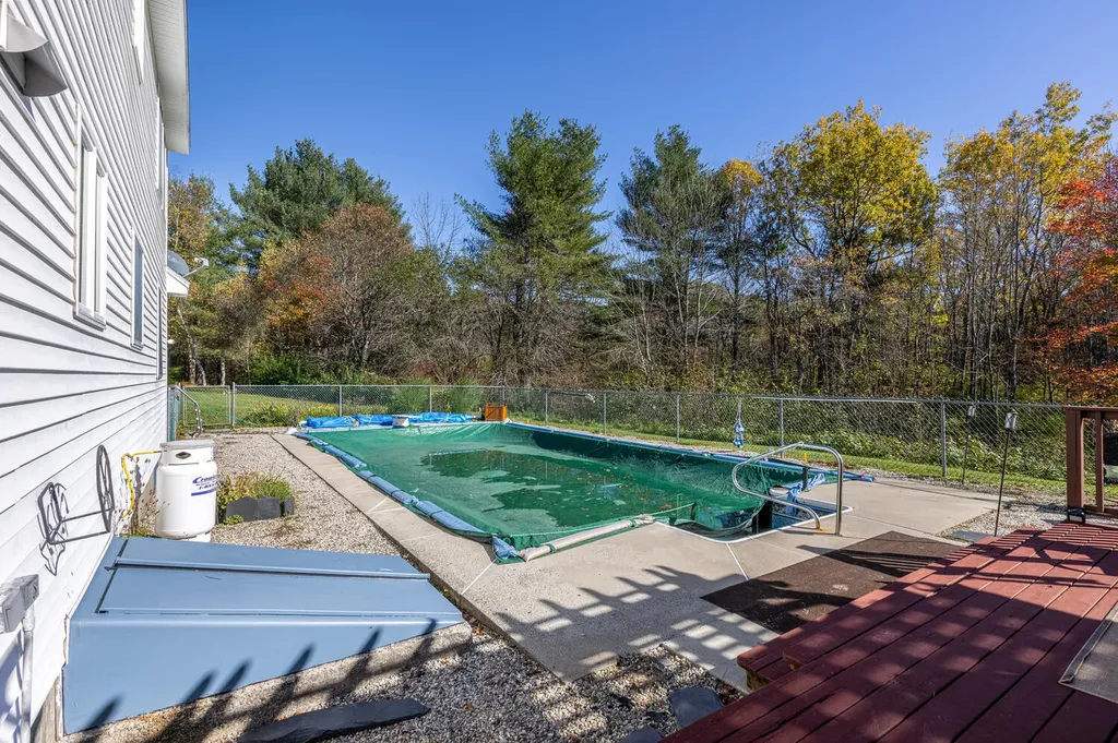 381 Hallowell Road Pownal ME 04069