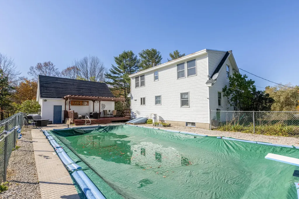 381 Hallowell Road Pownal ME 04069