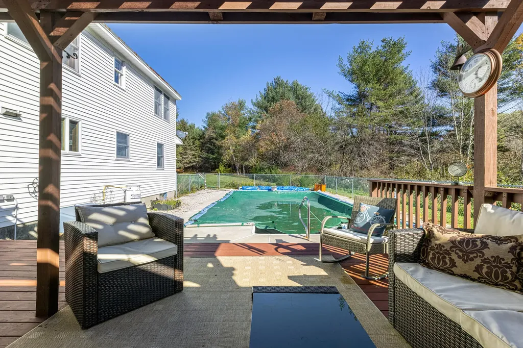 381 Hallowell Road Pownal ME 04069