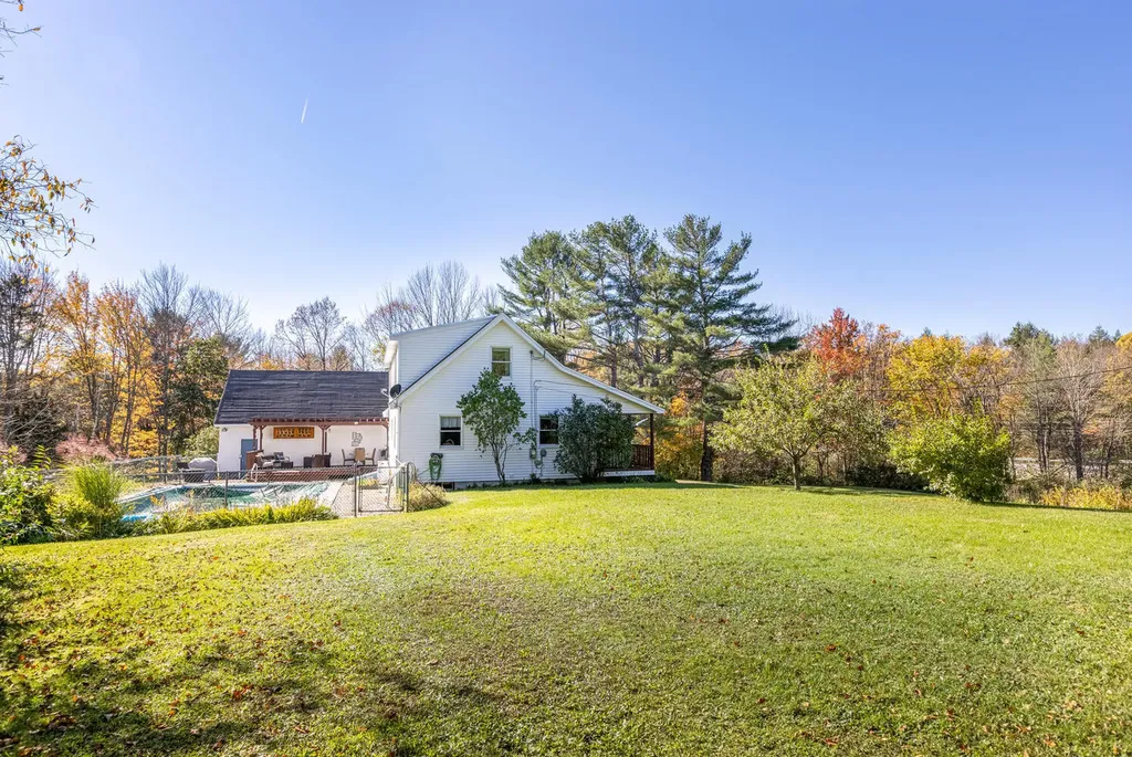 381 Hallowell Road Pownal ME 04069