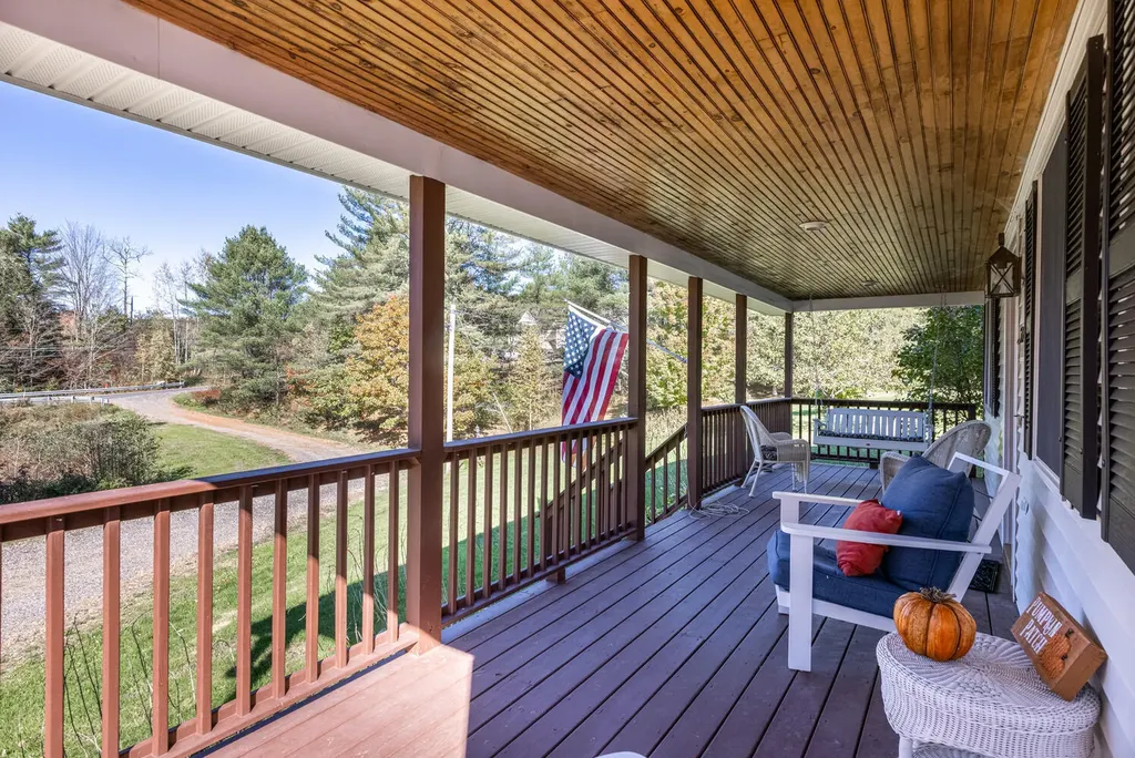 381 Hallowell Road Pownal ME 04069
