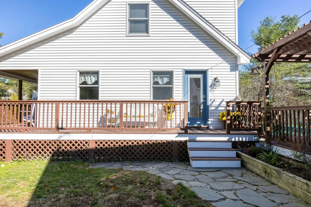 381 Hallowell Road Pownal ME 04069