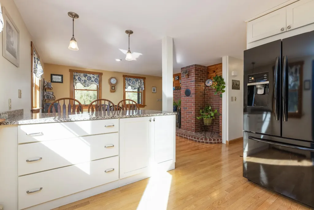 381 Hallowell Road Pownal ME 04069