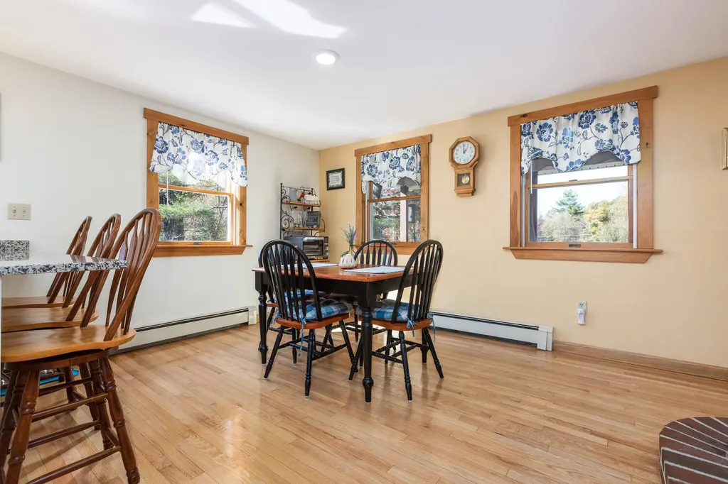 381 Hallowell Road Pownal ME 04069