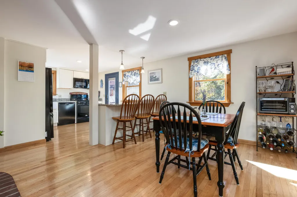 381 Hallowell Road Pownal ME 04069