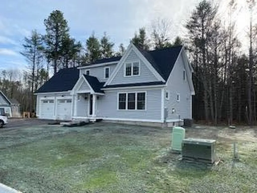 8 Conservation Drive Kennebunk ME 04043