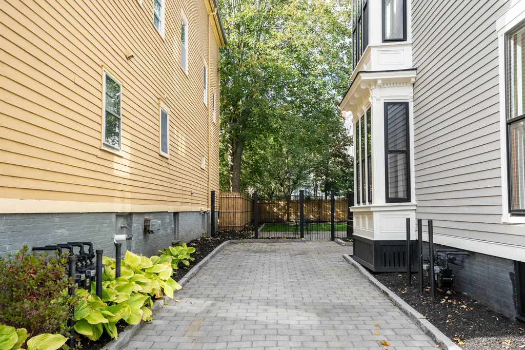 273 Spring Street Portland ME 04102