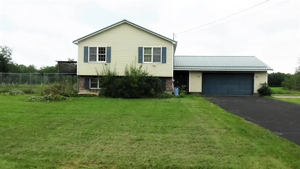 862 Bellsqueeze Road Clinton ME 04927