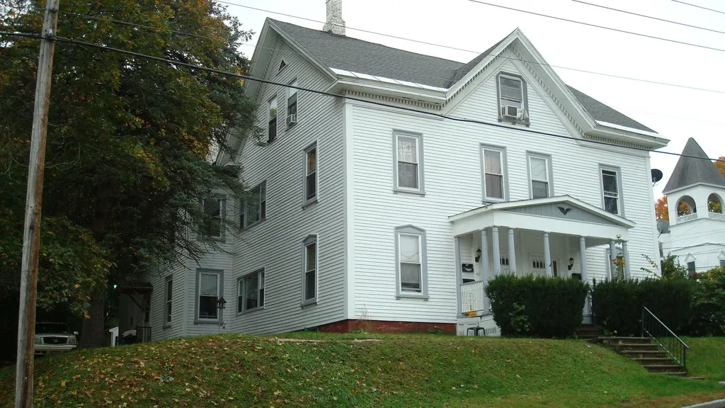 78 Dunn Street Auburn ME 04210