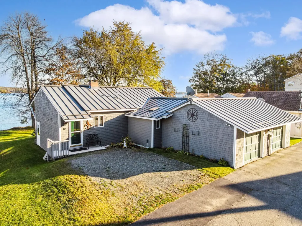 32 Duck Pond Road Vassalboro ME 04989