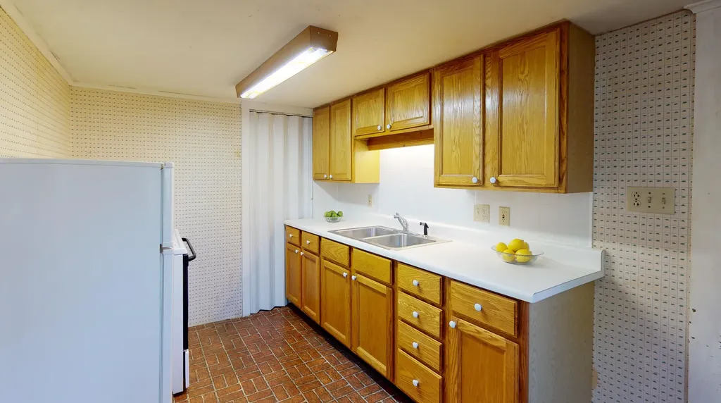 55 Main Street Thomaston ME 04861
