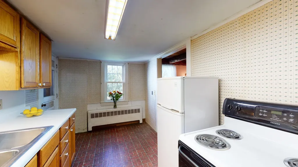 55 Main Street Thomaston ME 04861