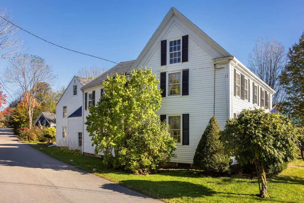 55 Main Street Thomaston ME 04861