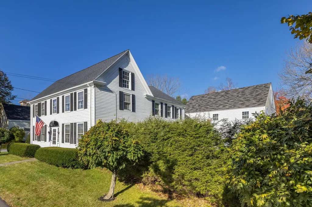 55 Main Street Thomaston ME 04861