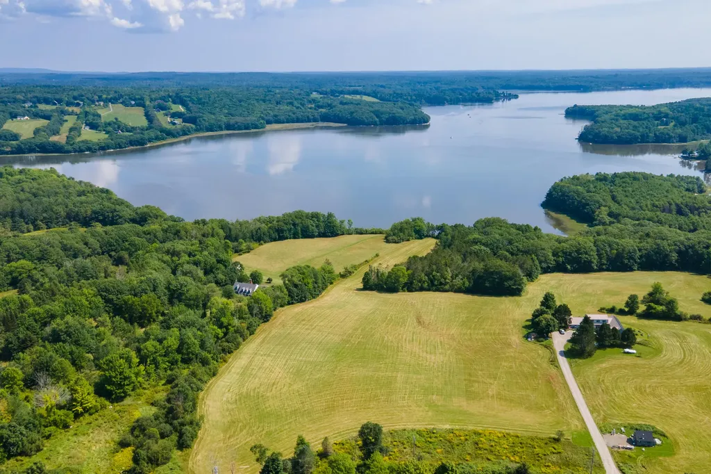 975 Bremen Road Waldoboro ME 04572