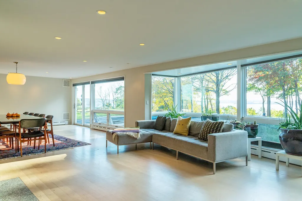 9 Samoset Road Rockland ME 04841