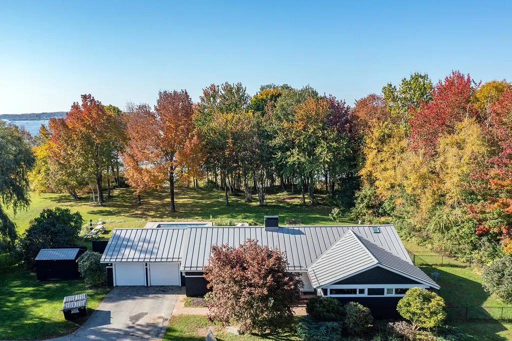 9 Samoset Road Rockland ME 04841