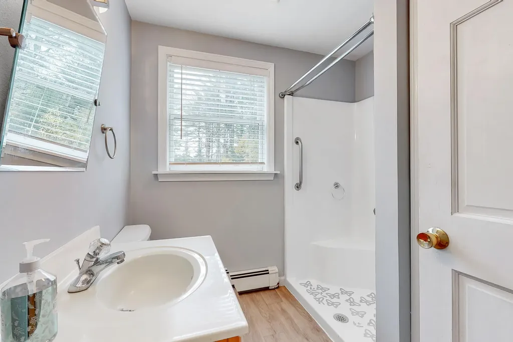 24 Evergreen Lane Durham ME 04222