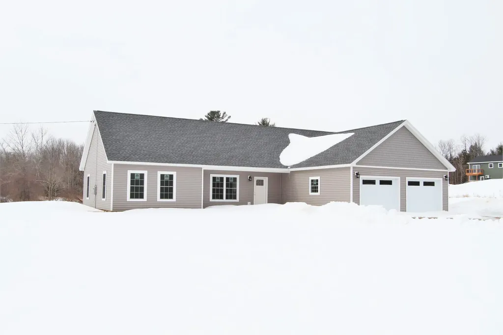 40 Doughty Boulevard Levant ME 04456