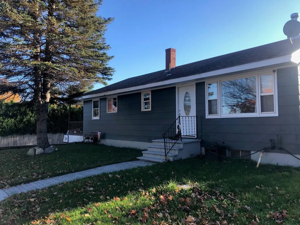 387 Pleasant Street Lewiston ME 04240