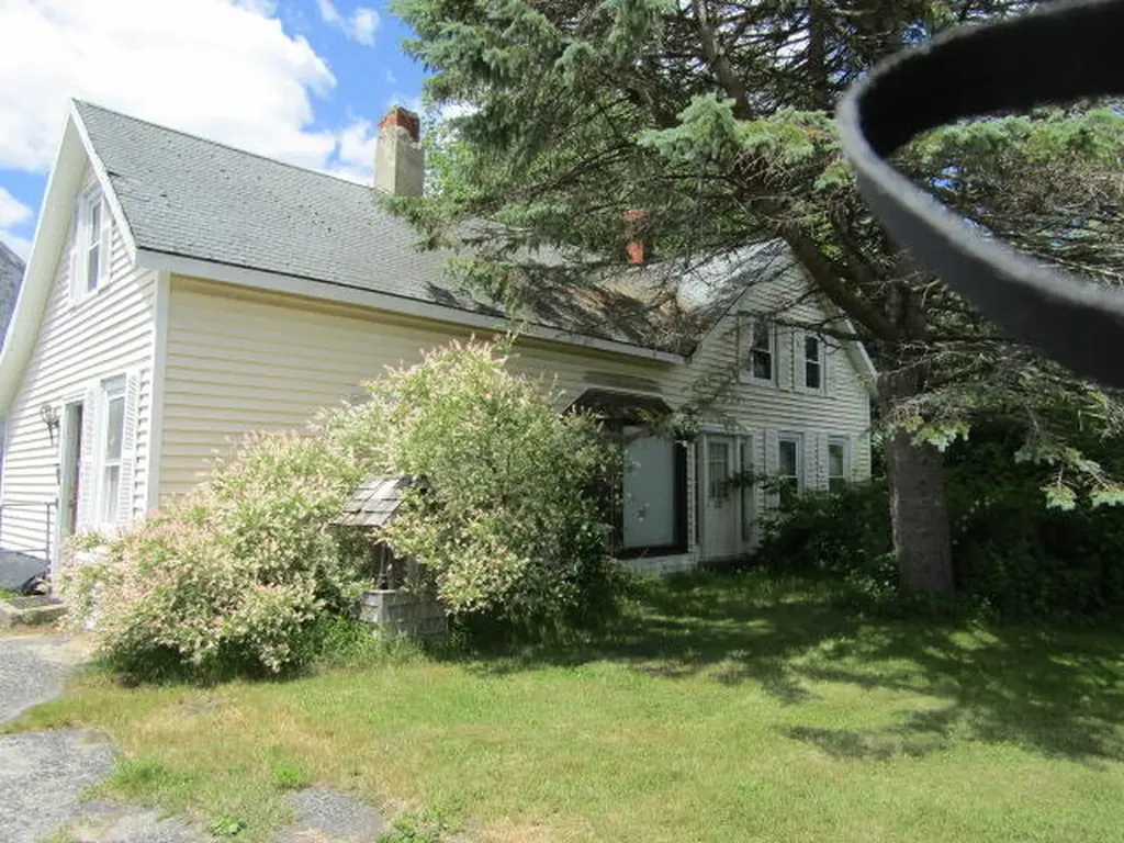 352 Waldoboro Road Friendship ME 04547