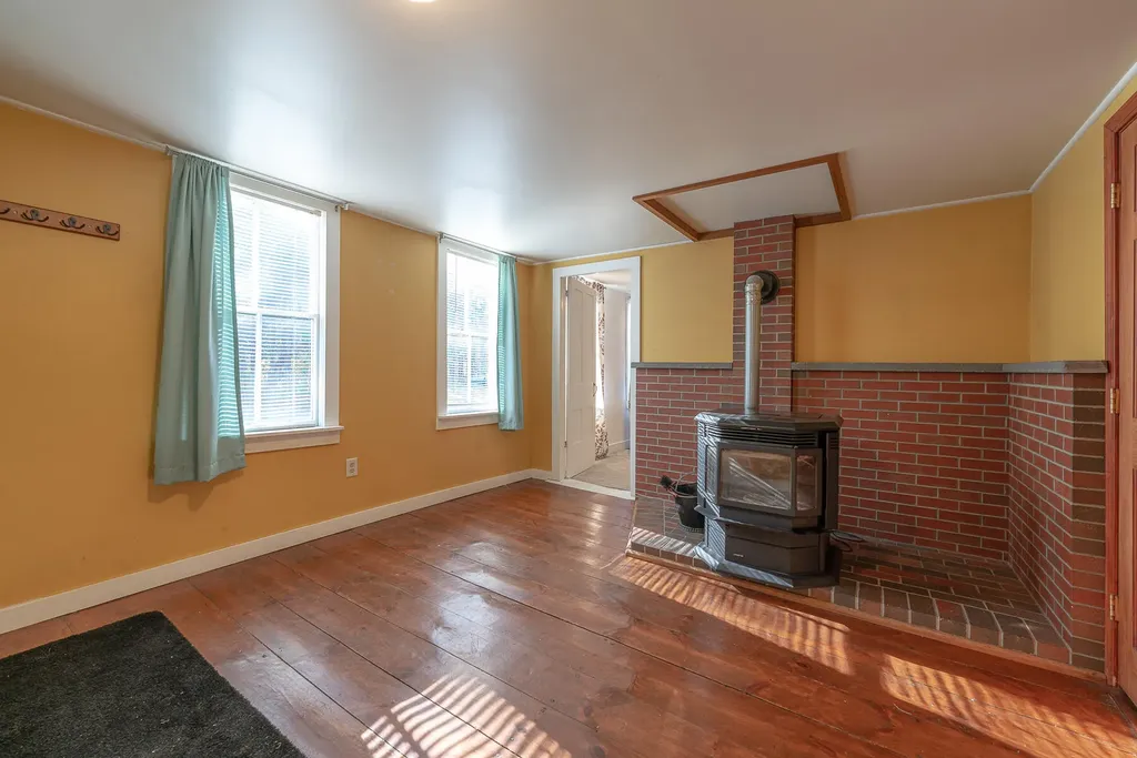 8 Brickyard Hill Road Durham ME 04222