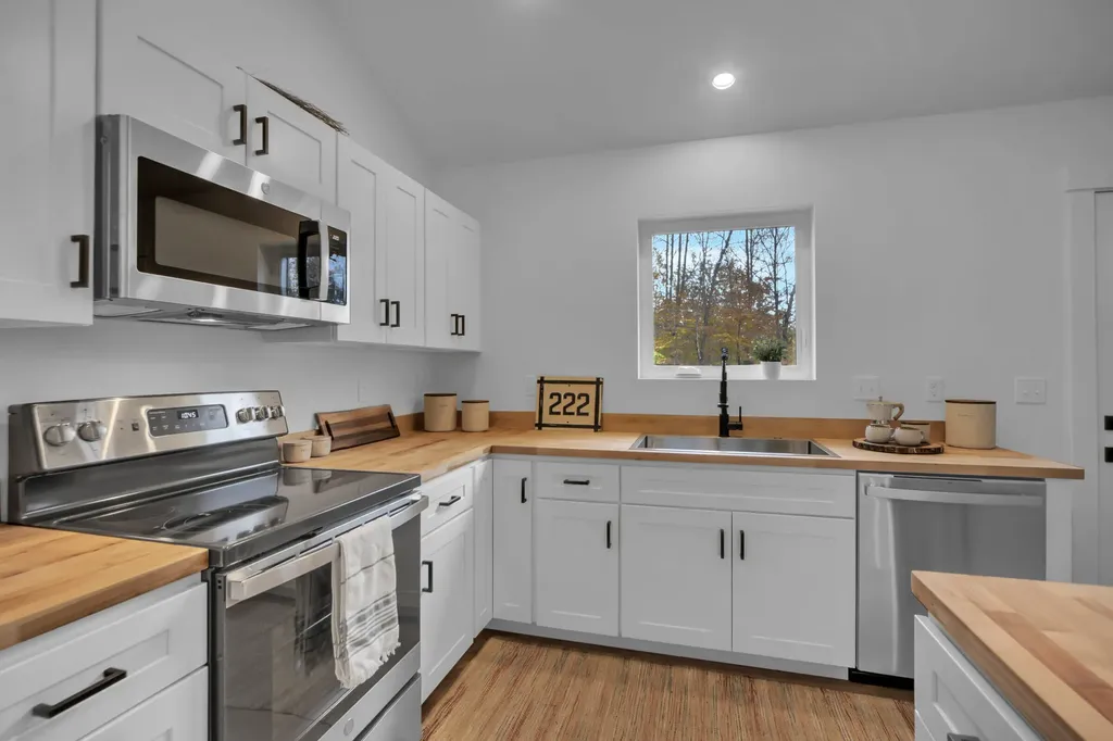 26 Brianna Drive Oakland ME 04963