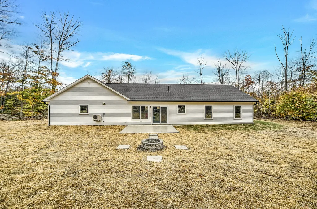 26 Brianna Drive Oakland ME 04963