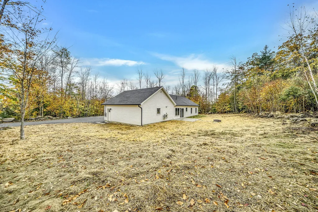 26 Brianna Drive Oakland ME 04963