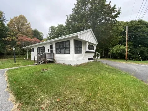 19 Sanborn Circle Norway ME 04268