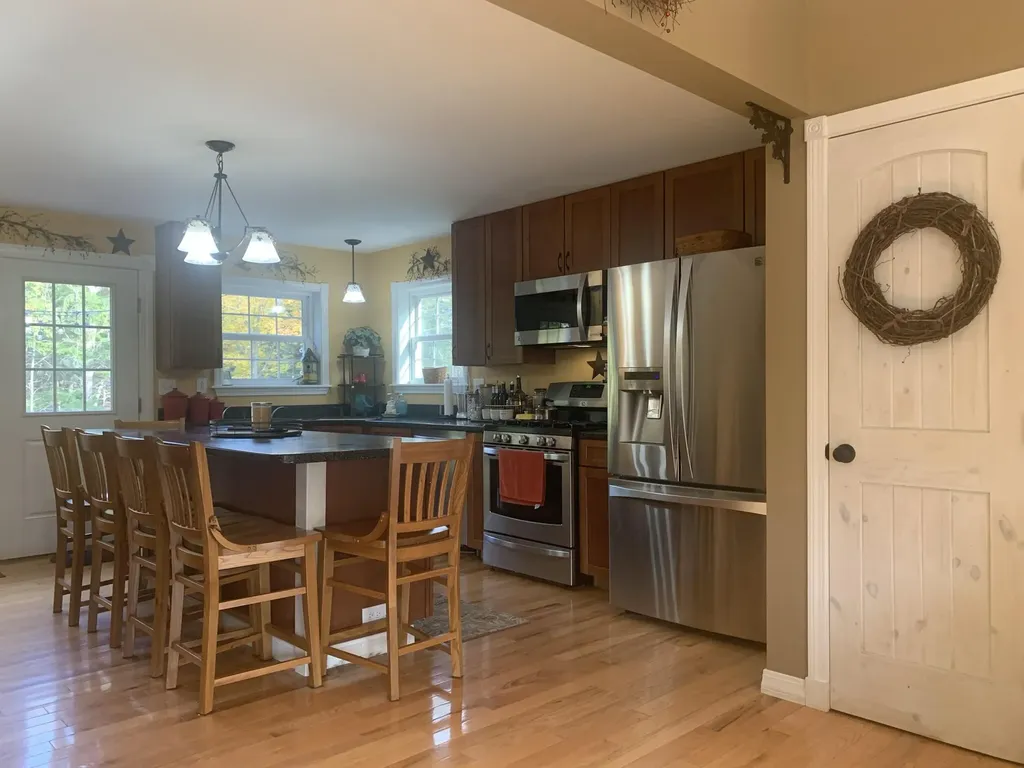 47 Winters Way Glenburn ME 04401