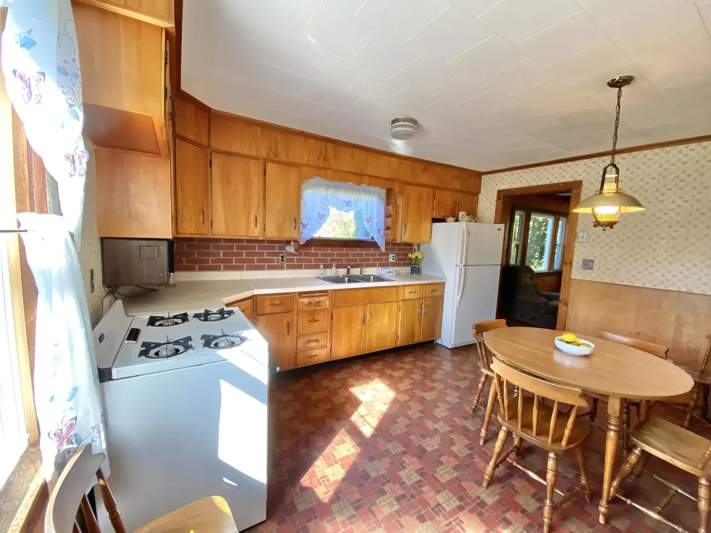 521 River Road Saint George ME 04860