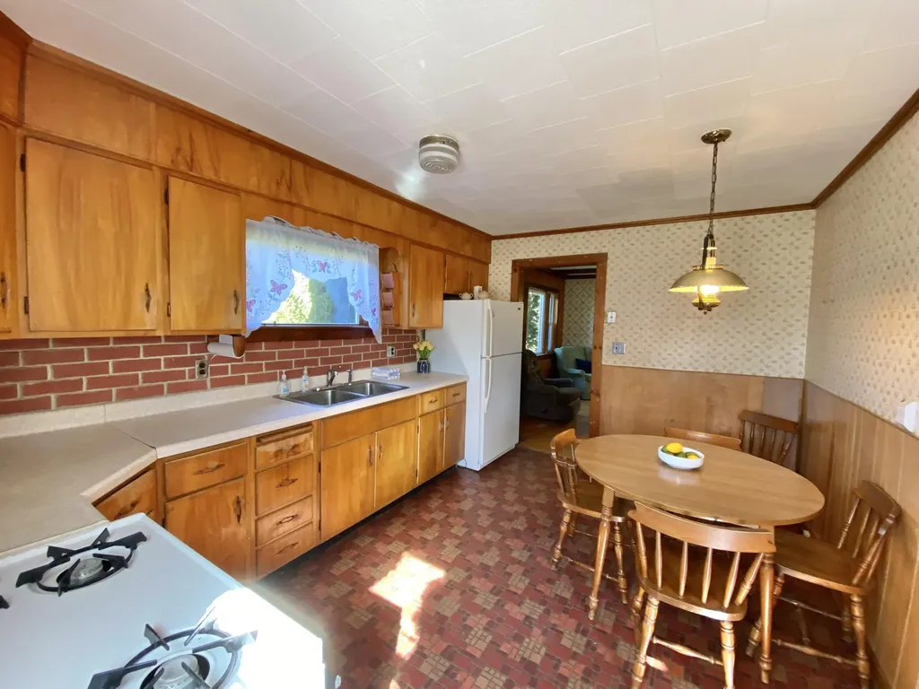 521 River Road Saint George ME 04860