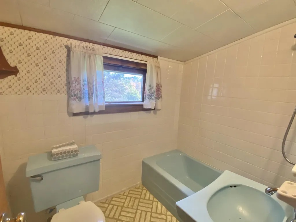 521 River Road Saint George ME 04860