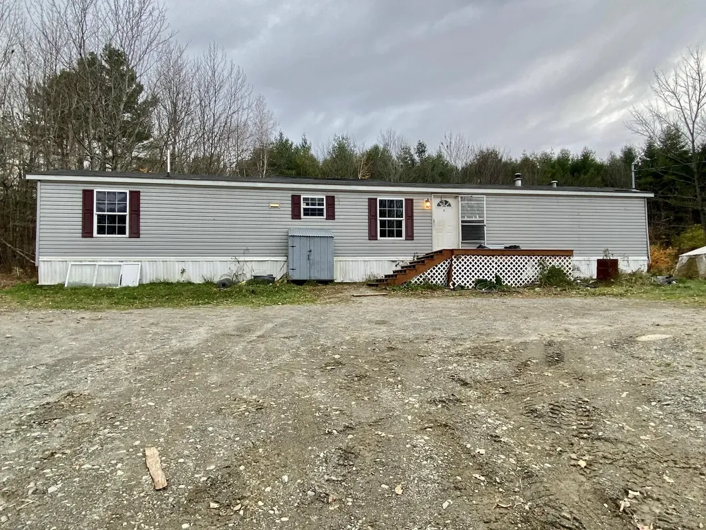 344 Todds Corner Road Saint Albans ME 04971