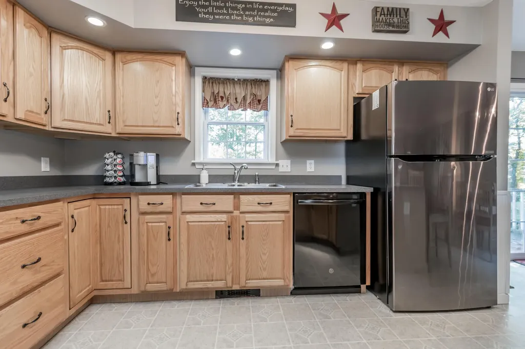 825 White Road Bowdoinham ME 04008