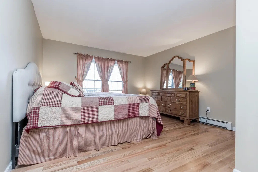 825 White Road Bowdoinham ME 04008