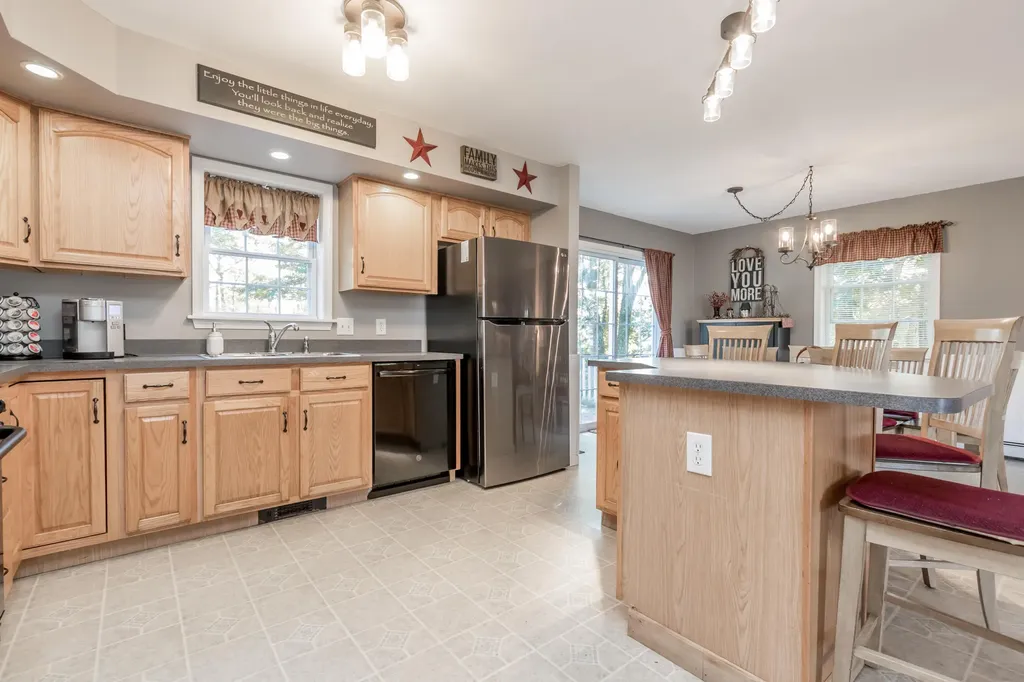825 White Road Bowdoinham ME 04008