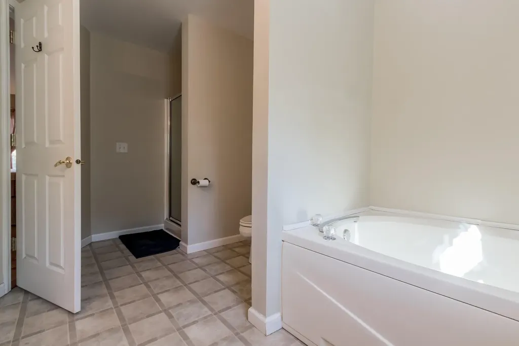 825 White Road Bowdoinham ME 04008