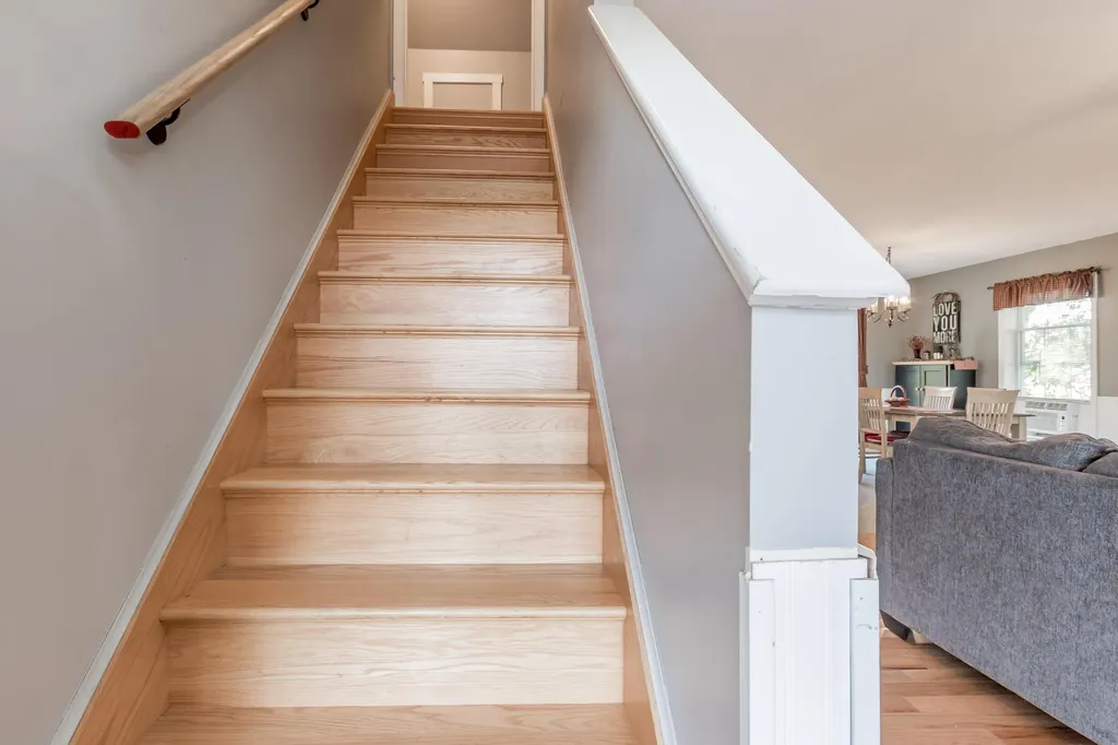 825 White Road Bowdoinham ME 04008